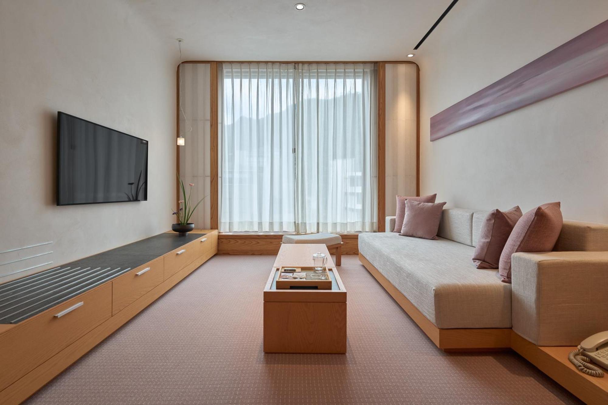 Hotel Royal Chiao Hsi Jiaoxi Buitenkant foto A living room at The Park, New Delhi
