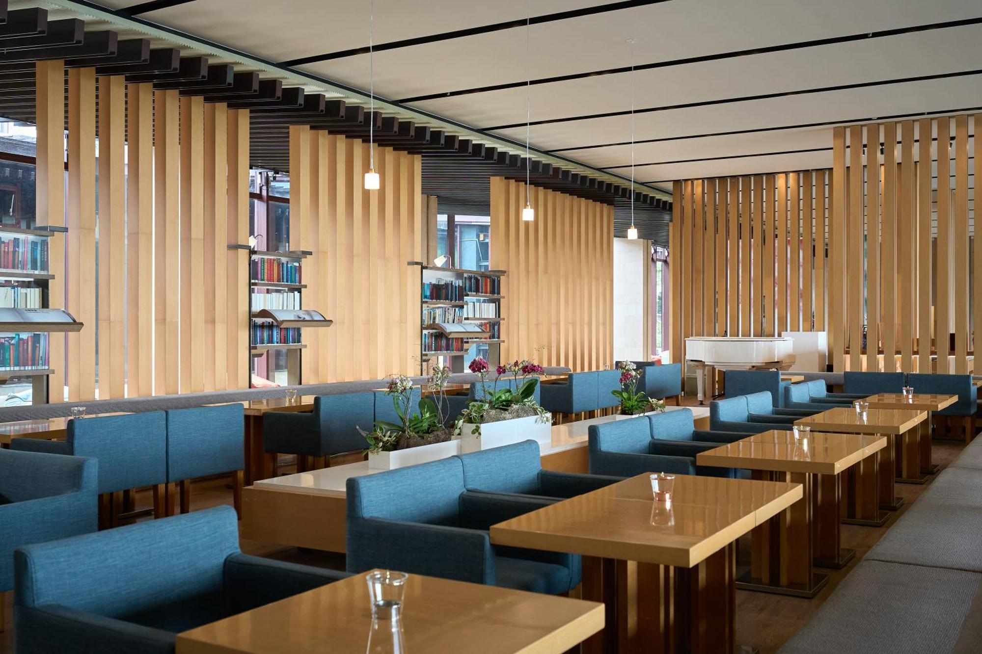 Hotel Royal Chiao Hsi Jiaoxi Buitenkant foto The library